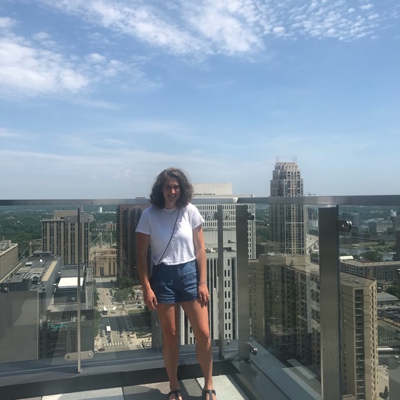 Meet your Posher, Kaitlin - Picture 1 of 1